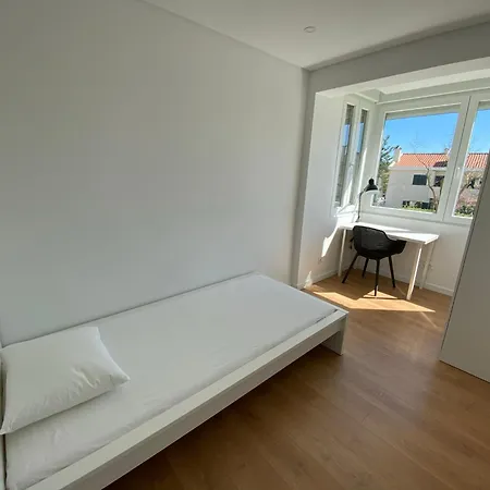 Carcavelos Shared Serviced 12 *