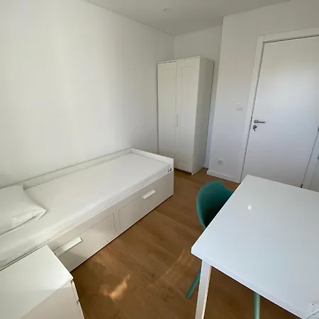 Guest house Carcavelos Shared Serviced 12 Oeiras