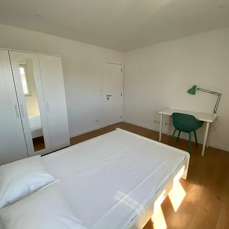 Guest house Carcavelos Shared Serviced 12 Oeiras