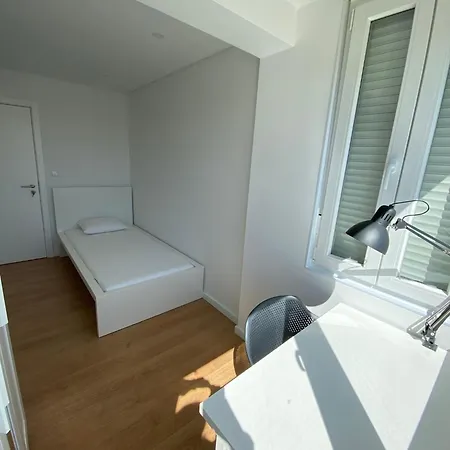 Carcavelos Serviced 12 بيت ضيافة *