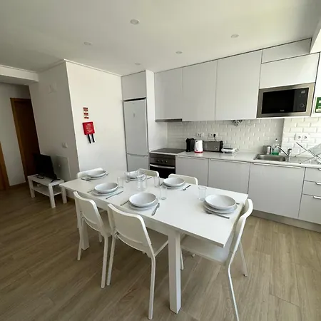 Carcavelos Shared Serviced 12 בית הארחה *