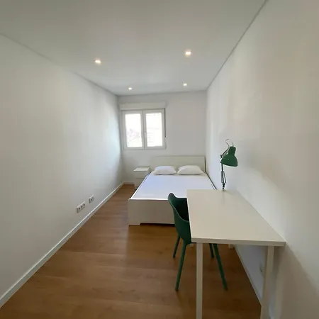 Carcavelos Serviced 12 بيت ضيافة